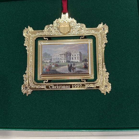 The White House Historical
Association Christmas Ornament
1997 Franklin Pierce - Picture 2 of 5